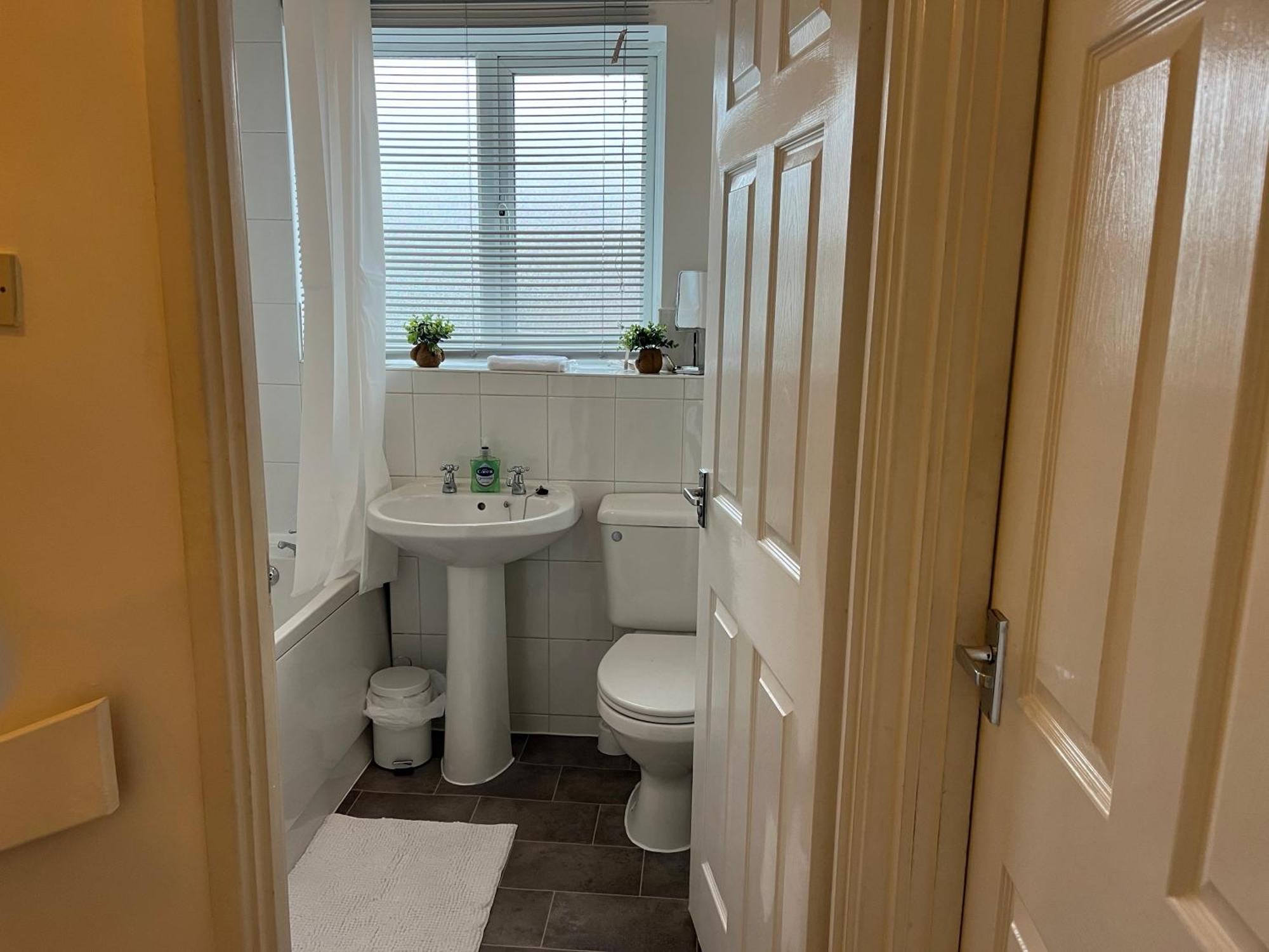 Kettering Service Accomodation 2Brh Freeparking Wifi Smart Tv Tea & Coffee Экстерьер фото